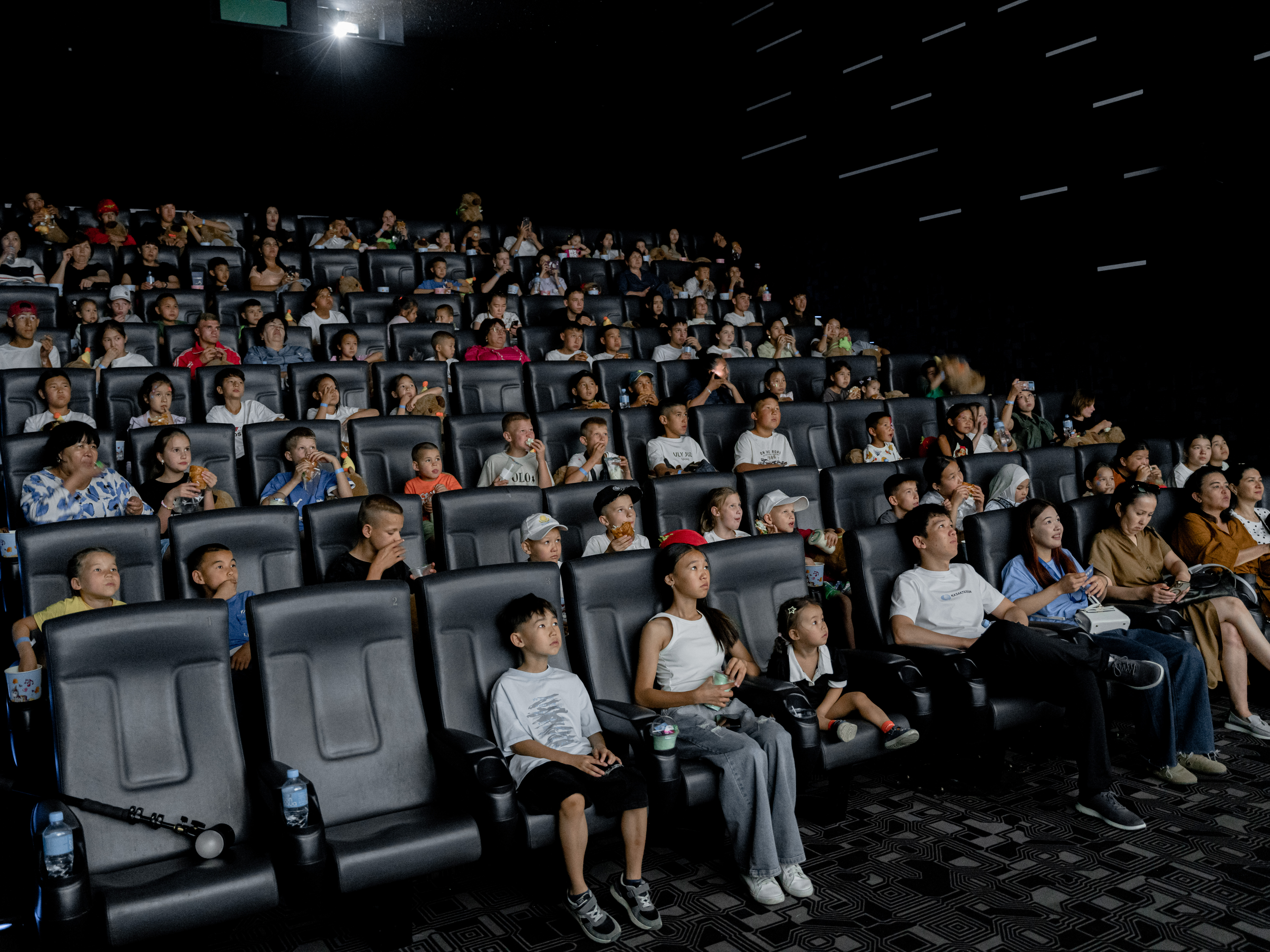 400 películas en kazajo de estudios locales e internacionales aparecerán en la plataforma TV+ de Kazakhtelecom en 2025