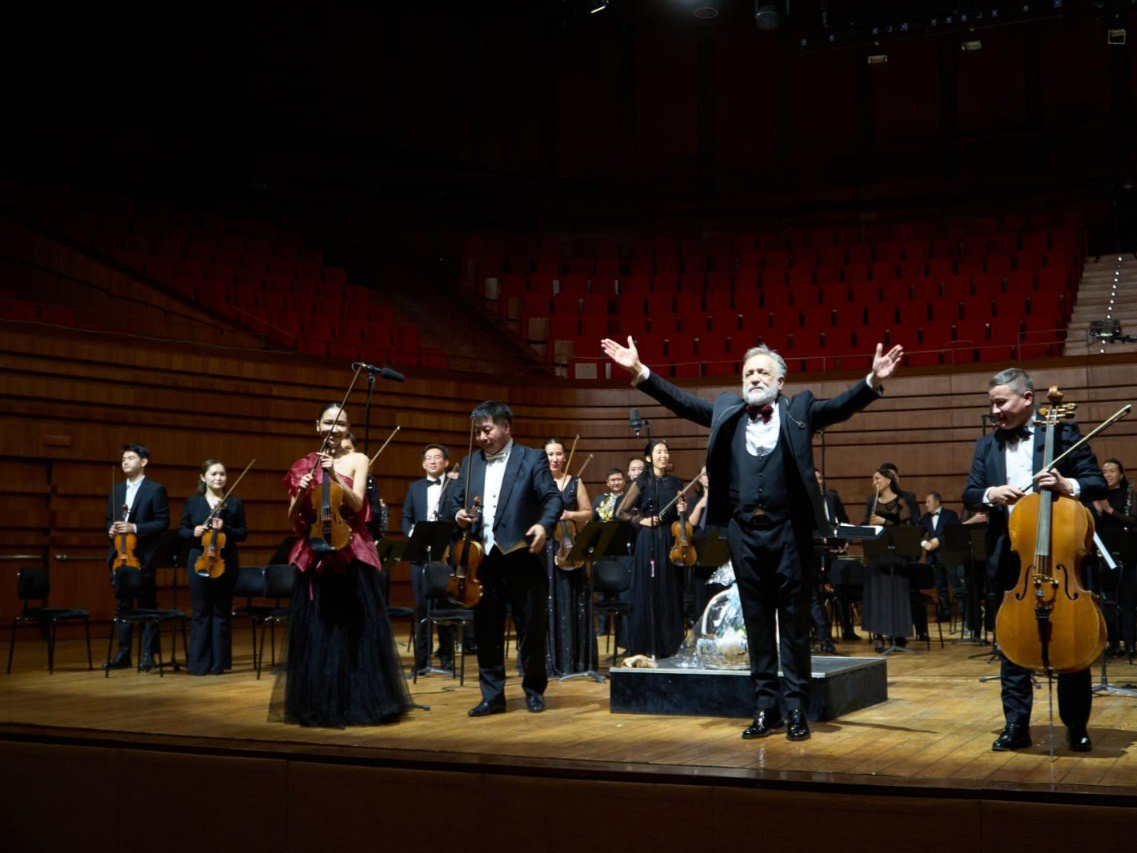 Музыкальное путешествие «От Запада до Востока»: симфонический оркестр представил вечер мировой классики