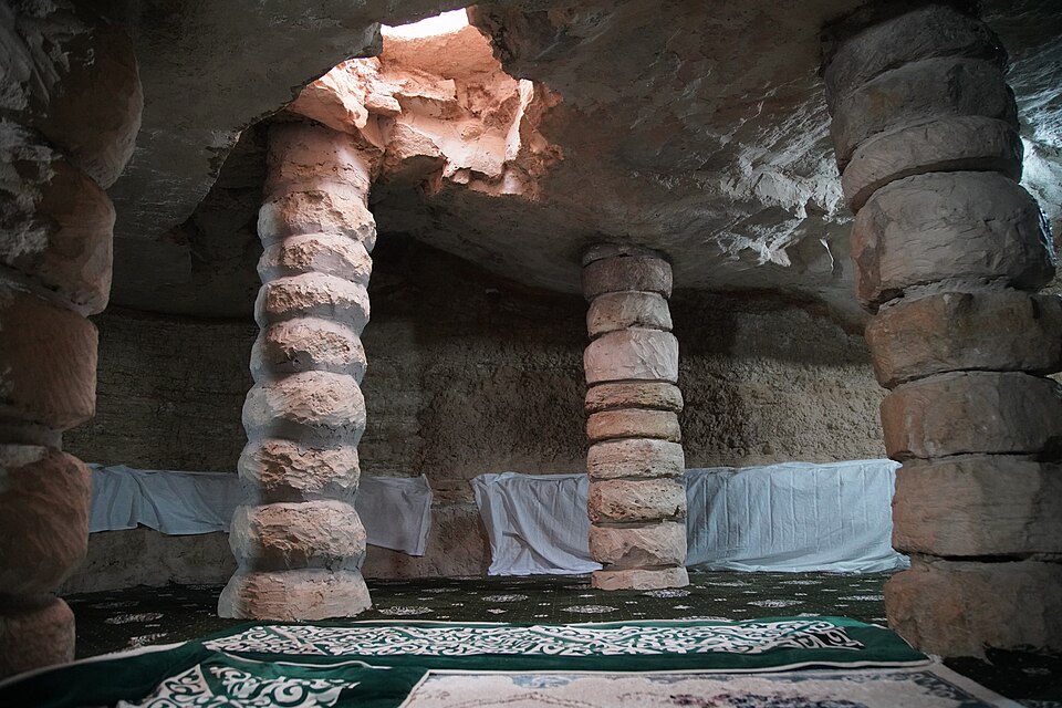 Подземная мечеть Караман-ата, Мангистауская область. Автор: Yakov Fedorov.