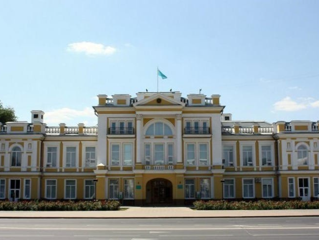 Бұрынғы коммерциялық банктің ғимараты
